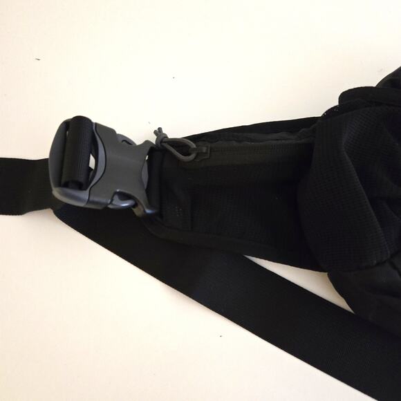 REI Co-op Trail 5 Black Hiking Waist Pack Fanny Lumbar Bag - Picture 6 of 10